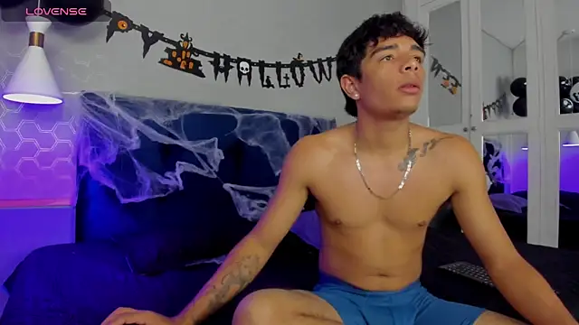 Snapshot of CuteButHarder chatting on October 15, 2025, 11:54 am CuteButHarder online show from October 15, 2025, 11:54 am