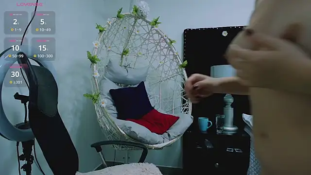 Snapshot of AbbySaennz chatting on October 1, 2025, 7:09 pm AbbySaennz online show from October 1, 2025, 7:09 pm