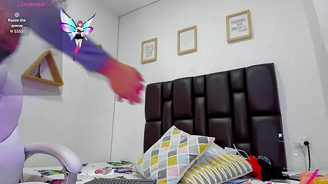 Snapshot of miiarod chatting on October 22, 2025, 7:46 pm miiarod online show from October 22, 2025, 7:46 pm