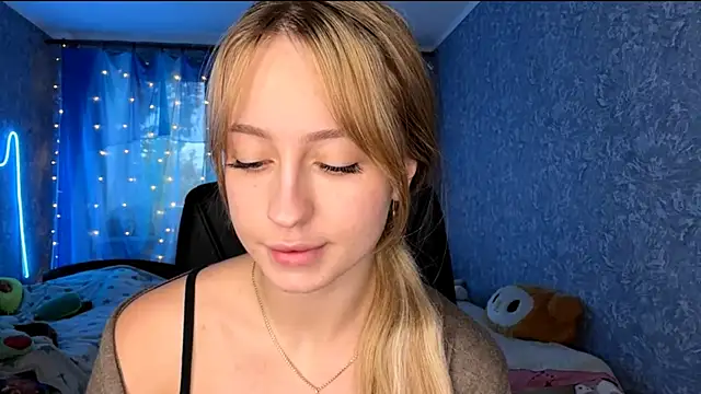 Snapshot of Jetta_Corsacami chatting on October 13, 2025, 12:05 pm Jetta Corsacami online show from October 13, 2025, 12:05 pm