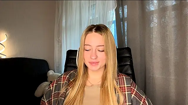 Snapshot of Jetta_Corsacami chatting on October 24, 2025, 6:43 am Jetta Corsacami online show from October 24, 2025, 6:43 am
