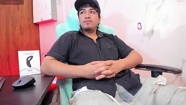 Snapshot of juanmechanic_ chatting on May 28, 2026, 2:14 pm juanmechanic online show from May 28, 2026, 2:14 pm