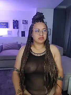 Laureen se online show from August 5, 2026, 4:26 am