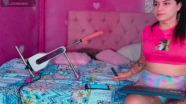 Lali HOtt online show from October 5, 2025, 3:43 pm