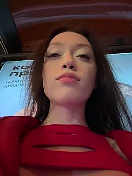 Snapshot of EstaVista chatting on September 18, 2025, 6:10 pm EstaVista online show from September 18, 2025, 6:10 pm