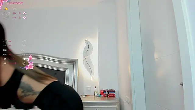 Snapshot of AmiraaLuxe chatting on October 28, 2025, 3:04 pm AmiraaLuxe online show from October 28, 2025, 3:04 pm