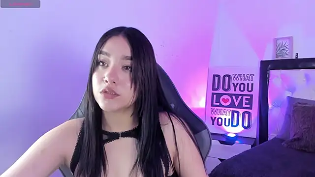 KimGarces online show from September 11, 2025, 8:09 pm