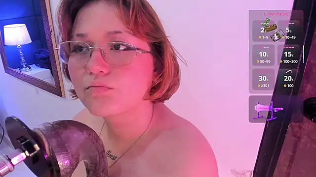 isa grey  online show from October 3, 2025, 3:25 am