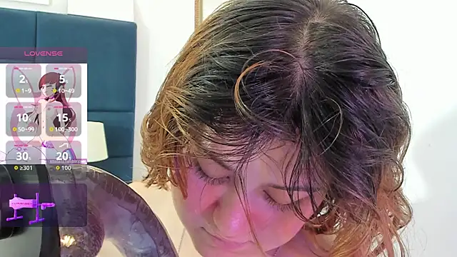 isa grey  online show from November 30, 2025, 10:36 pm