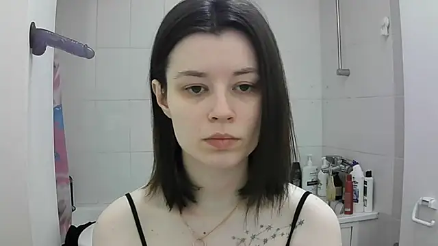 Snapshot of EdlinEngelby chatting on September 15, 2025, 4:40 pm EdlinEngelby online show from September 15, 2025, 4:40 pm