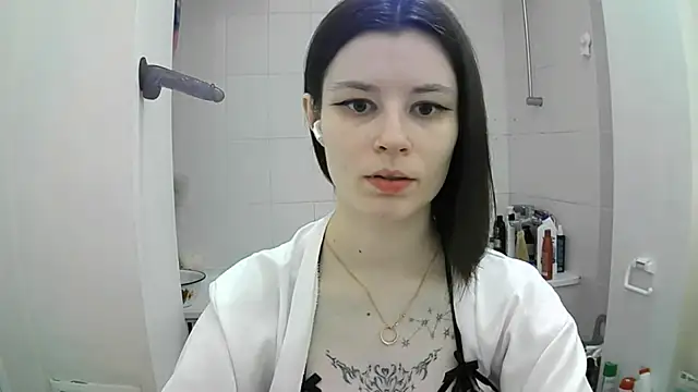 Snapshot of EdlinEngelby chatting on September 18, 2025, 4:20 pm EdlinEngelby online show from September 18, 2025, 4:20 pm