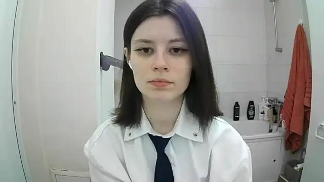 Snapshot of EdlinEngelby chatting on September 24, 2025, 4:21 pm EdlinEngelby online show from September 24, 2025, 4:21 pm