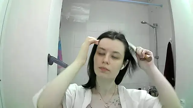 Snapshot of EdlinEngelby chatting on October 3, 2025, 4:15 pm EdlinEngelby online show from October 3, 2025, 4:15 pm