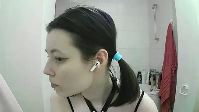 Snapshot of EdlinEngelby chatting on October 4, 2025, 3:43 pm EdlinEngelby online show from October 4, 2025, 3:43 pm