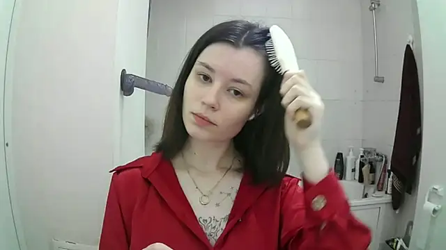 Snapshot of EdlinEngelby chatting on October 5, 2025, 8:45 am EdlinEngelby online show from October 5, 2025, 8:45 am