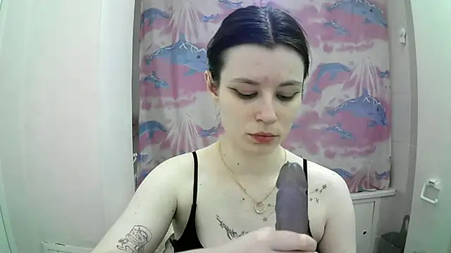 Snapshot of EdlinEngelby chatting on October 6, 2025, 2:03 pm EdlinEngelby online show from October 6, 2025, 2:03 pm