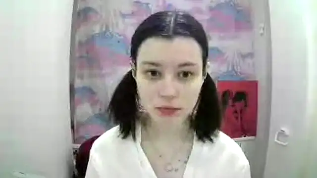 Snapshot of EdlinEngelby chatting on October 8, 2025, 4:15 pm EdlinEngelby online show from October 8, 2025, 4:15 pm