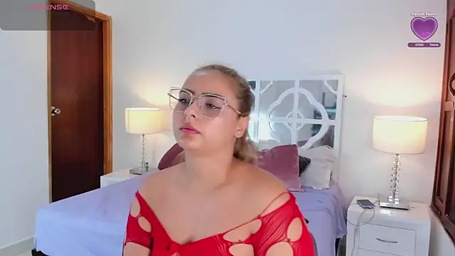 Snapshot of MikaelaStone chatting on October 9, 2025, 11:41 am MikaelaStone online show from October 9, 2025, 11:41 am