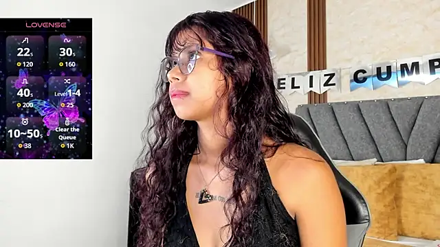  chloe  dupont online show from September 9, 2025, 12:48 pm