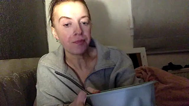 Bellababexox online show from June 11, 2026, 2:53 am