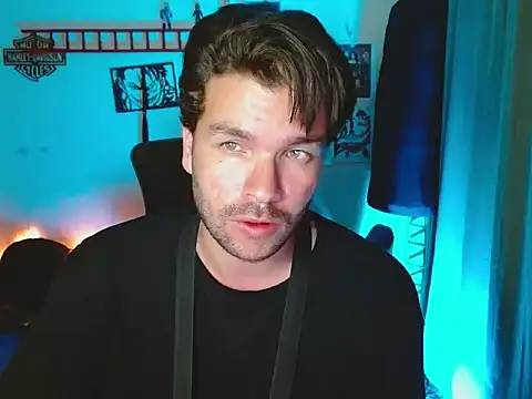 cortelioni massimo  online show from September 23, 2025, 1:08 am