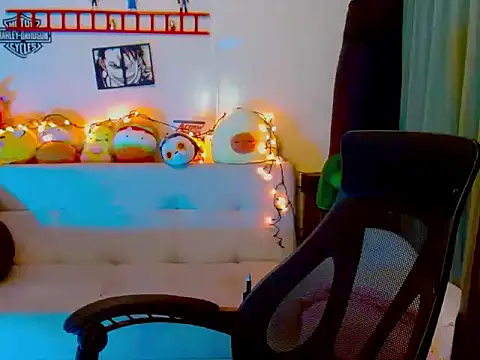 cortelioni massimo  online show from March 19, 2026, 12:36 am