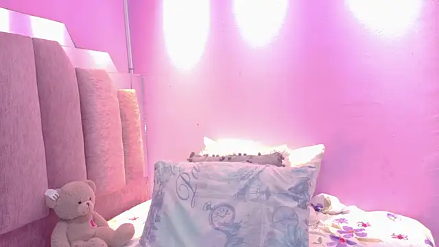 AndreaSweet2 online show from June 3, 2026, 7:41 pm