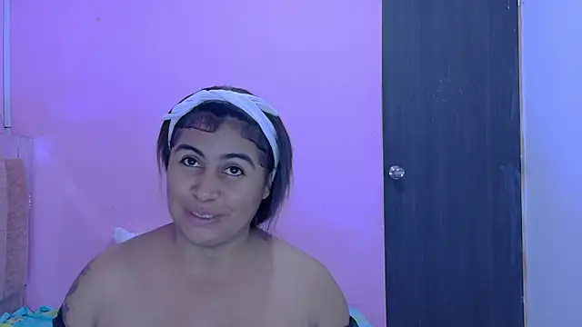 AndreaSweet2 online show from July 15, 2026, 7:52 pm