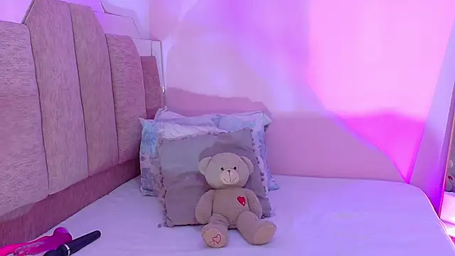 AndreaSweet2 online show from July 31, 2026, 8:19 pm