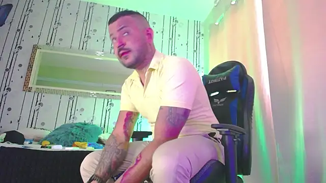 Snapshot of AlphaDrip chatting on September 24, 2025, 12:08 pm AlphaDrip online show from September 24, 2025, 12:08 pm