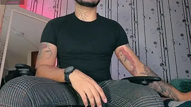 Snapshot of AlphaDrip chatting on October 19, 2025, 12:28 pm AlphaDrip online show from October 19, 2025, 12:28 pm