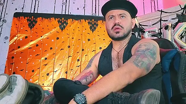 Snapshot of AlphaDrip chatting on October 24, 2025, 12:23 pm AlphaDrip online show from October 24, 2025, 12:23 pm