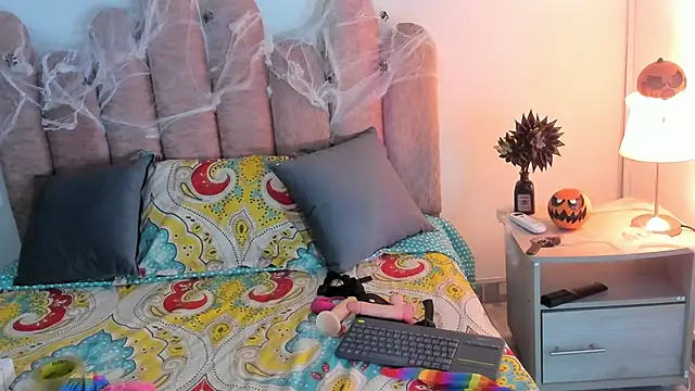 Snapshot of Lily666_ chatting on October 18, 2025, 8:20 pm Lily666 online show from October 18, 2025, 8:20 pm