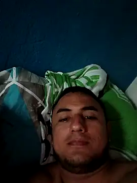 Geral Yeraldyn09 online show from September 27, 2025, 11:32 pm