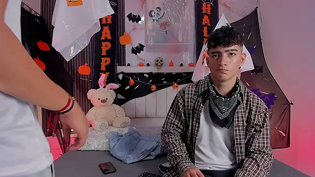 Snapshot of sweet_petter chatting on October 31, 2025, 12:39 pm sweet petter online show from October 31, 2025, 12:39 pm