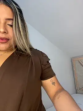 Snapshot of ashley-swift- chatting on September 26, 2025, 9:35 am ashley-swift- online show from September 26, 2025, 9:35 am