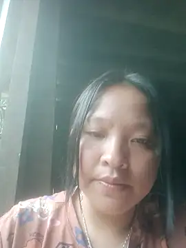 Snapshot of MuiNay chatting on September 18, 2025, 12:01 am MuiNay online show from September 18, 2025, 12:01 am