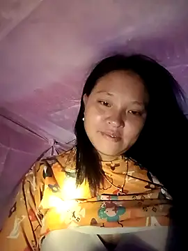 Snapshot of MuiNay chatting on October 7, 2025, 6:38 pm MuiNay online show from October 7, 2025, 6:38 pm