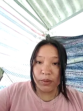 Snapshot of MuiNay chatting on October 15, 2025, 3:17 am MuiNay online show from October 15, 2025, 3:17 am