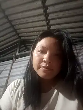 Snapshot of MuiNay chatting on October 16, 2025, 10:00 pm MuiNay online show from October 16, 2025, 10:00 pm