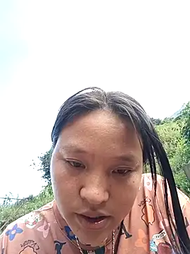 Snapshot of MuiNay chatting on October 18, 2025, 9:10 am MuiNay online show from October 18, 2025, 9:10 am