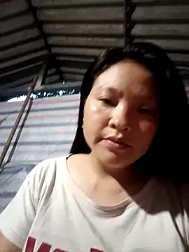 Snapshot of MuiNay chatting on October 21, 2025, 11:05 pm MuiNay online show from October 21, 2025, 11:05 pm