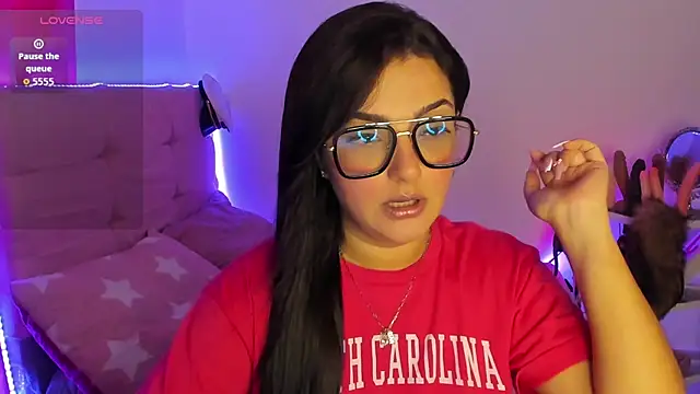 tatisdelicius online show from October 29, 2025, 4:09 pm