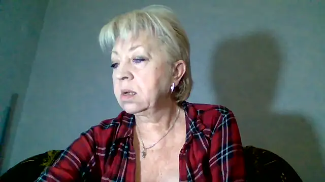 Snapshot of DianaQDream chatting on April 6, 2026, 2:53 am DianaQDream online show from April 6, 2026, 2:53 am