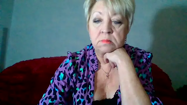 Snapshot of DianaQDream chatting on May 14, 2026, 7:04 am DianaQDream online show from May 14, 2026, 7:04 am