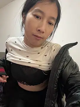 crhong666 online show from December 18, 2025, 12:27 am