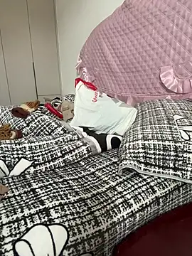 crhong666 online show from February 21, 2026, 12:55 am