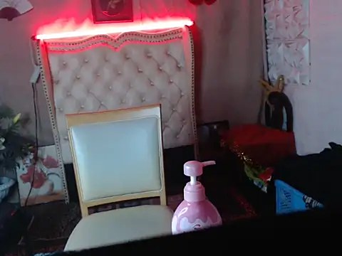 Snapshot of miss_laila_ chatting on October 1, 2025, 10:10 am miss laila online show from October 1, 2025, 10:10 am