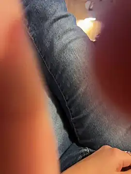 Snapshot of LesAmantsAE2 chatting on April 13, 2026, 4:45 pm LesAmantsAE2 online show from April 13, 2026, 4:45 pm