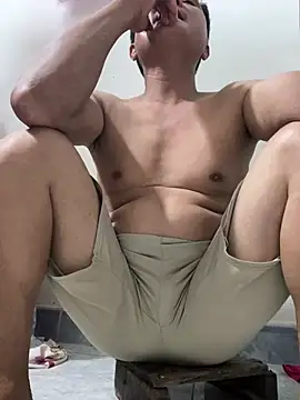 hotboy2x online show from May 7, 2026, 12:32 pm